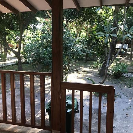 Gili Lampu Homestay Labuhan Pandan Luaran gambar
